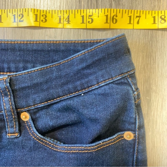 Lands’ End Women’s Mid Rise Bootcut Jeans Size 14 Dark Wash 31” Inseam - Picture 6 of 10